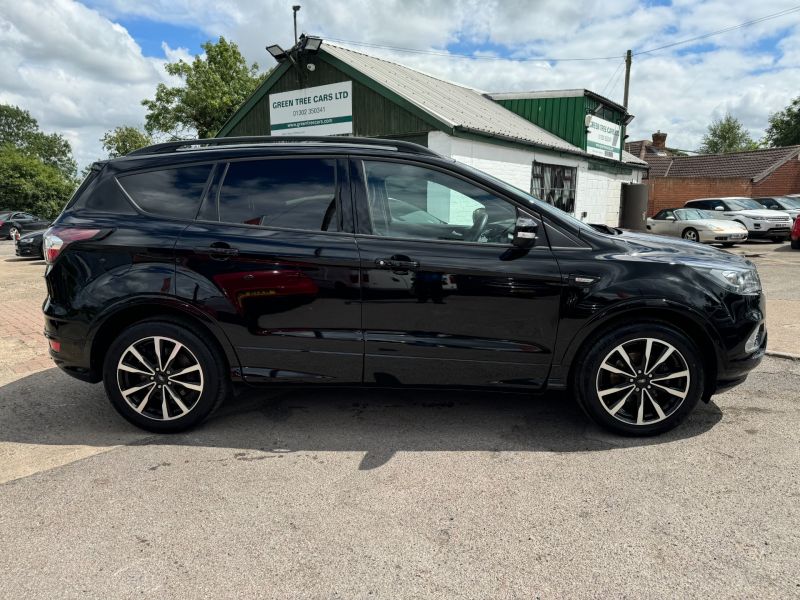 FORD KUGA ST-LINE - 2515 - 5