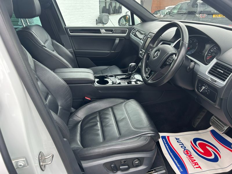 VOLKSWAGEN TOUAREG V6 R-LINE PLUS TDI BLUEMOTION TECHNOLOGY - 2518 - 10