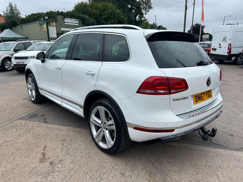 VOLKSWAGEN TOUAREG V6 R-LINE PLUS TDI BLUEMOTION TECHNOLOGY - 2539 - 3